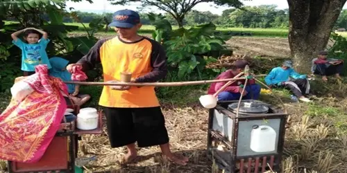 Kopi Ethek Dengan Perpaduan Unik Budaya Dan Perdagangan Di Sawah